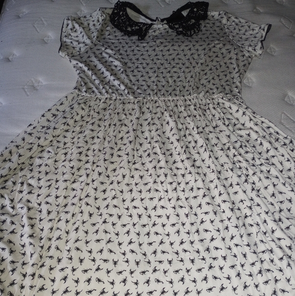 Penny Dreadful Scorpion Dress - Picture 2 of 2